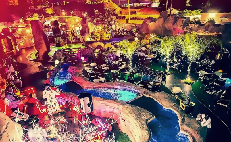 تأثيث وتزيين الأماكن، تأثيث وتزيين المساحات، تأثيث وتزيين الملاهي الليلية، تأثيث وتزيين الحانات، التأثيثات، شركة تأثيث وتزيين، شركة تأثيث وتزيين للحدائق.