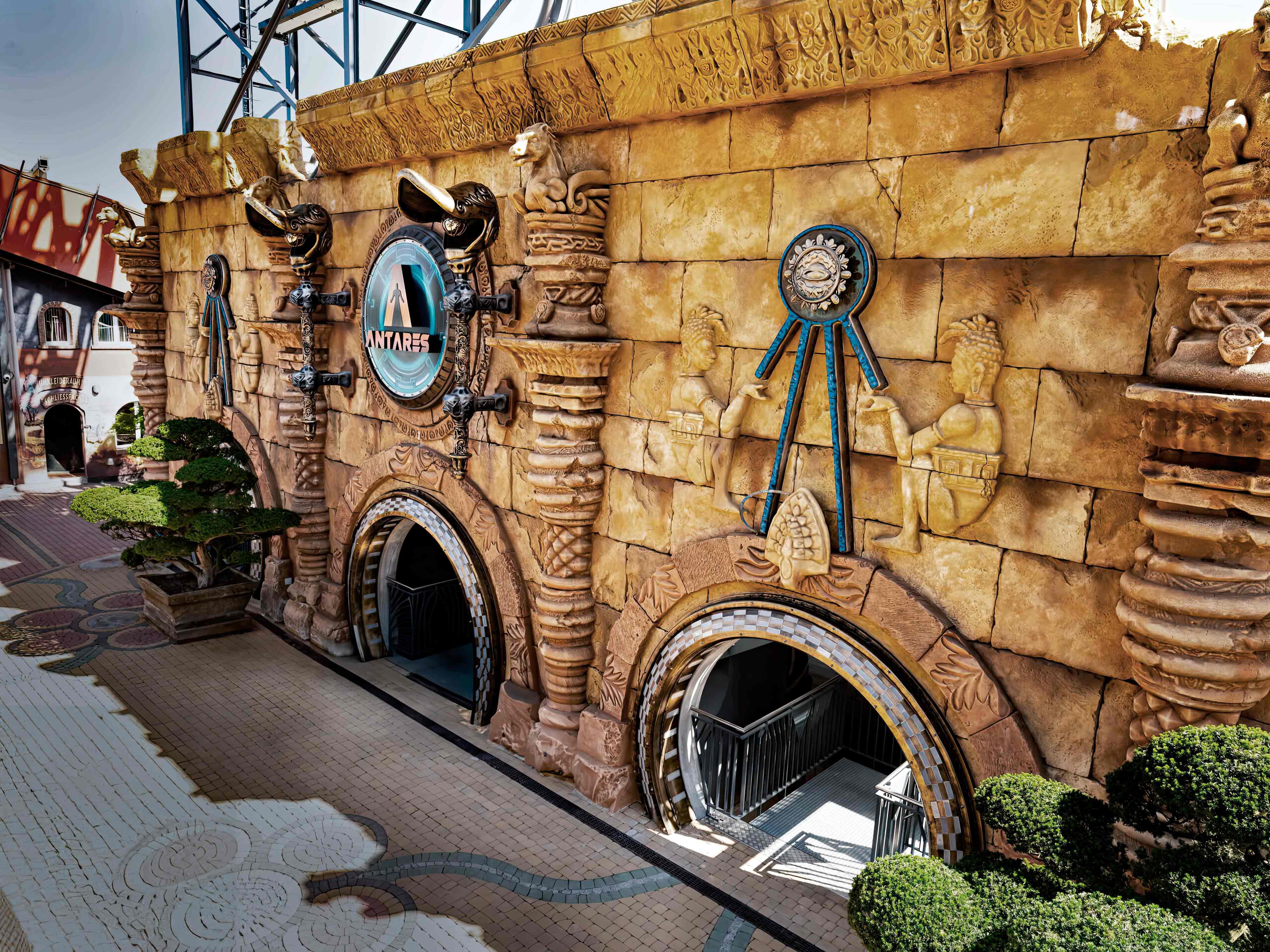 خبير في تصميم الألعاب والفعاليات خبراء تصميم الأفعوانيات ذات المواضيع