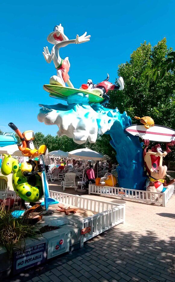contratar atracciones para parque temático  