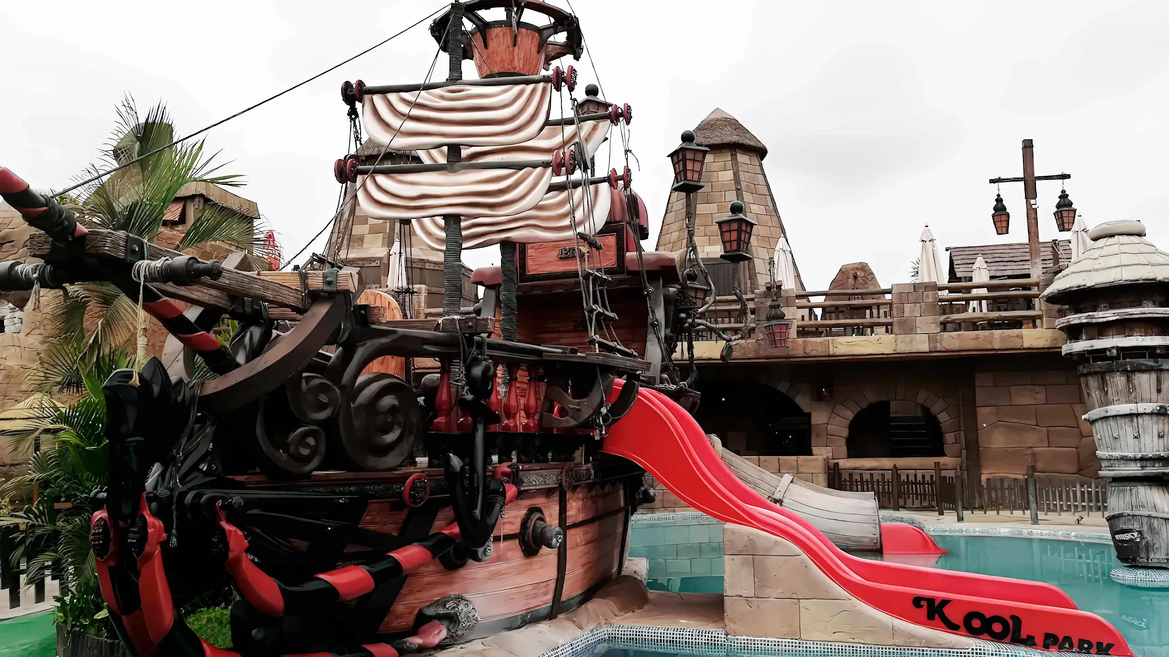 Entwurf und Bau von Piratenschiffen für Schwimmbäder und Wasserparks Piratenschiffen für Schwimmbäder