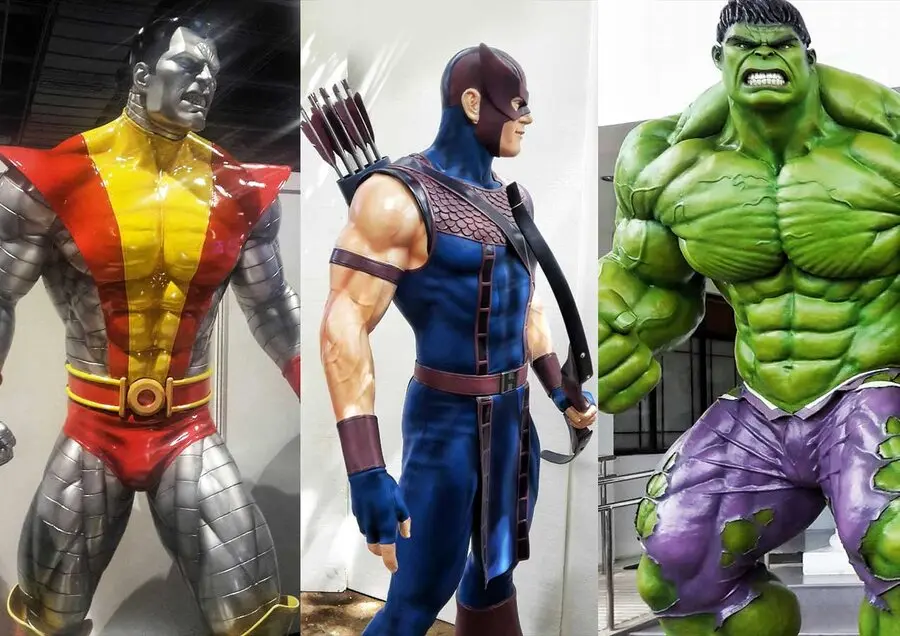 SCULPTURES OF SUPERHEROES 