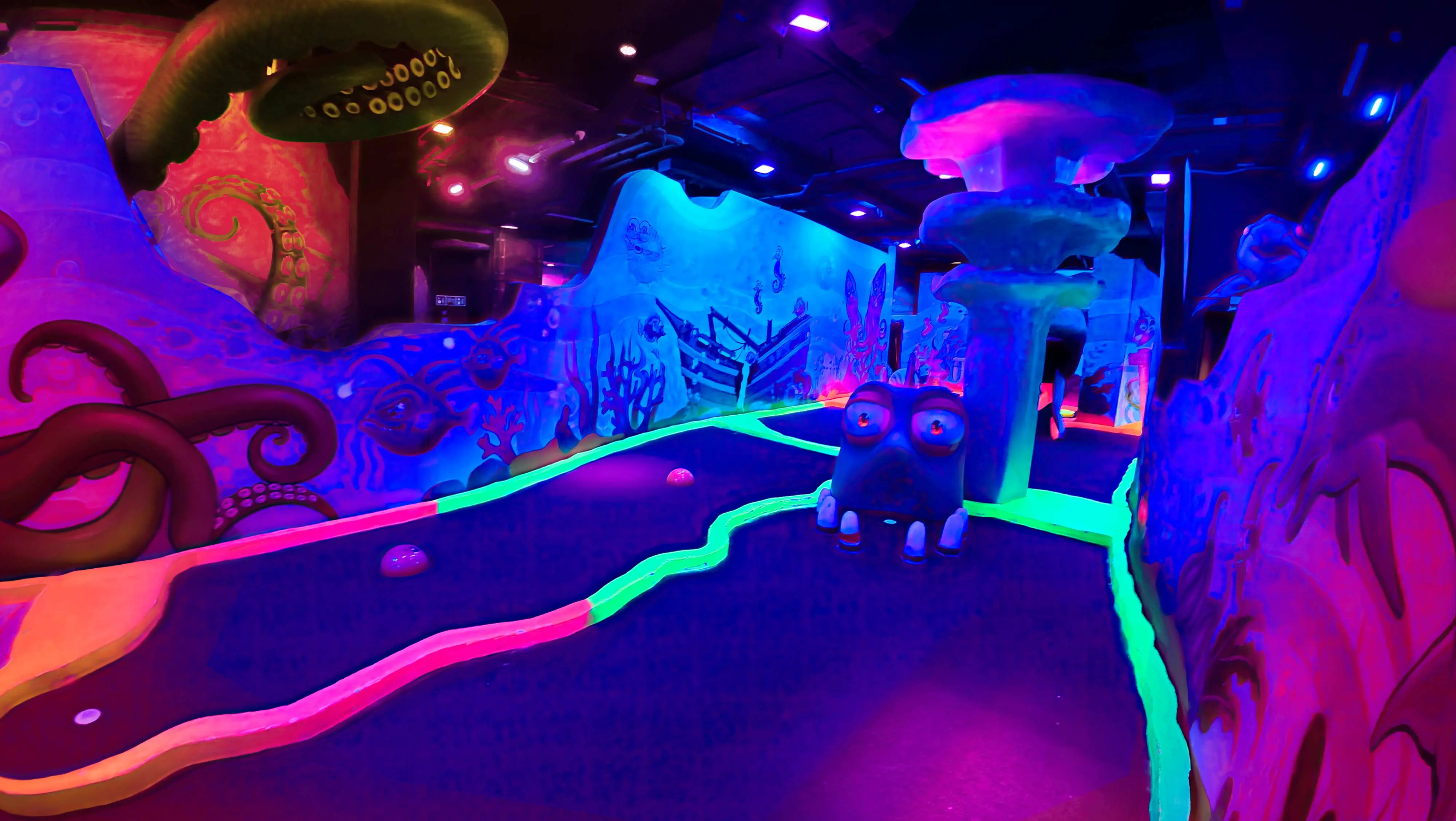 black light minigolf black light minigolf company
