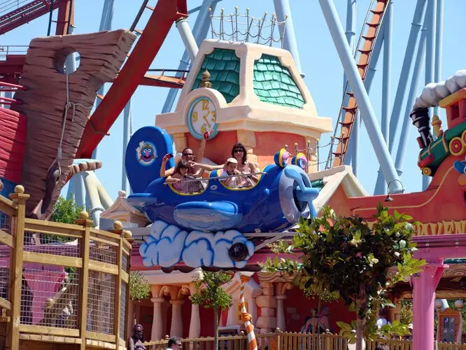 artistic theming at PortAventura park  <br />