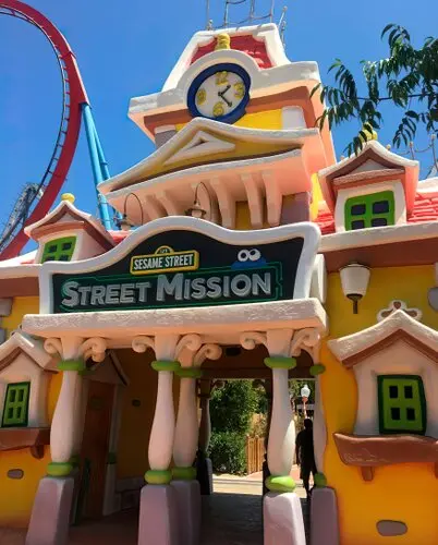 David Theming Works scenic production  <br />