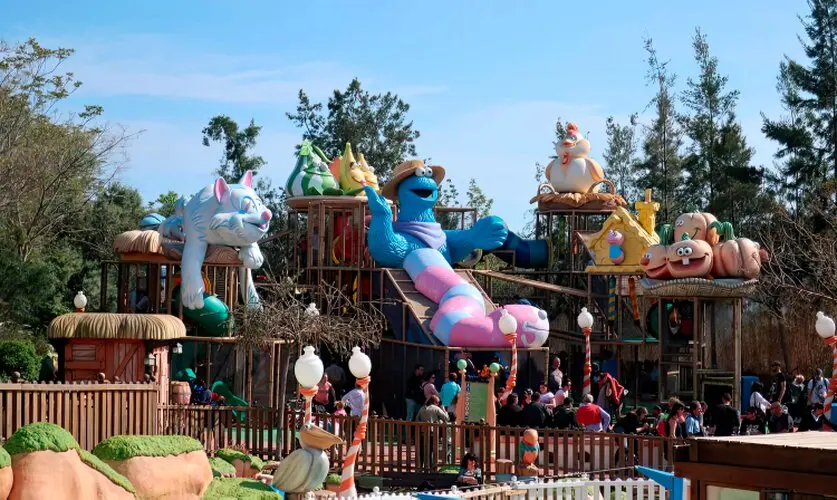David Theming Works scenic creations  <br />