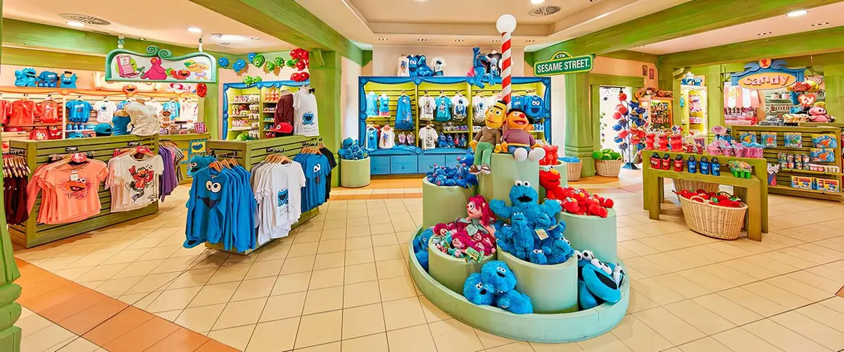  artistic construction PortAventura attractions  <br />