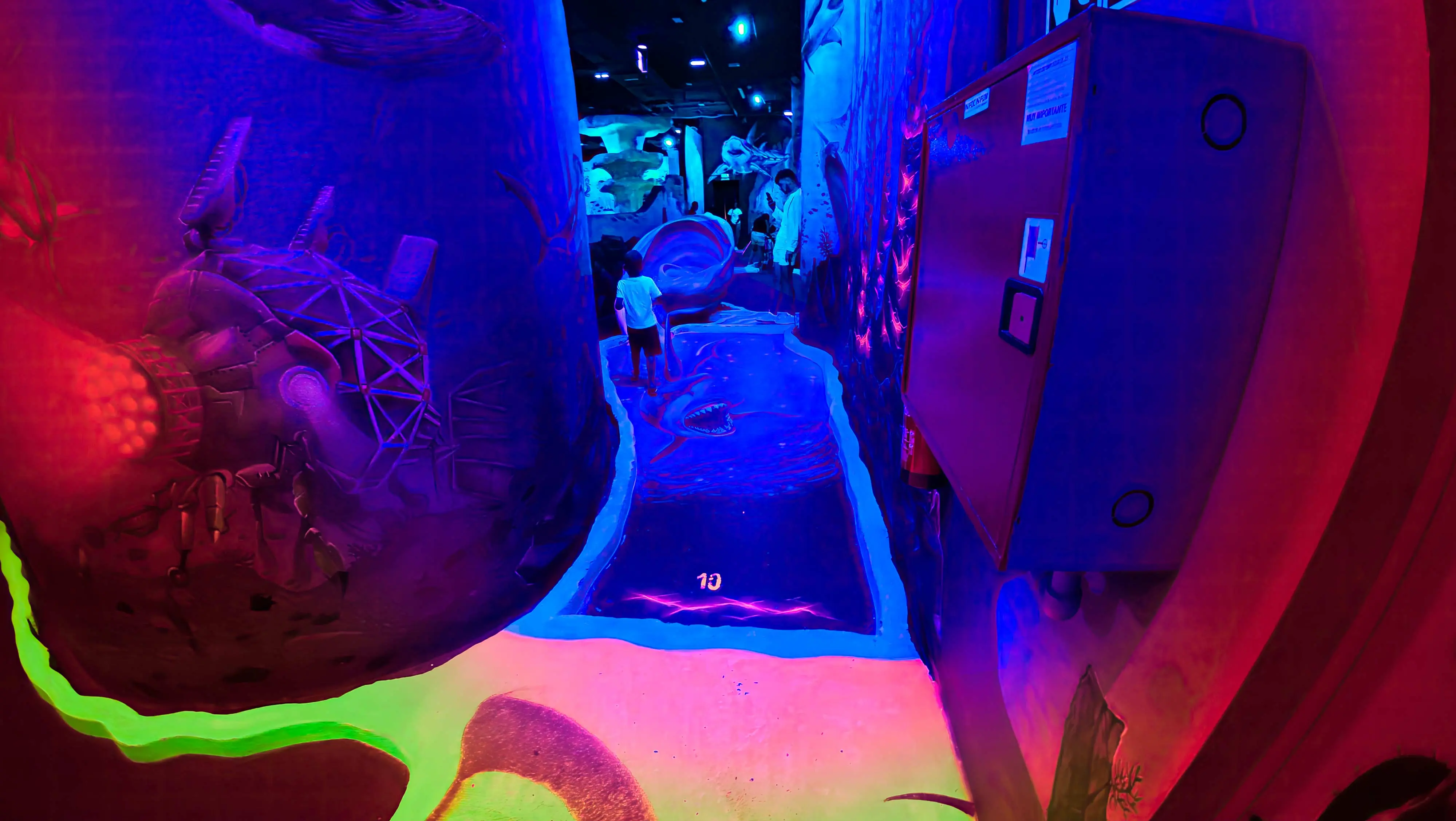 black light mini golf construction sea golf minigolf