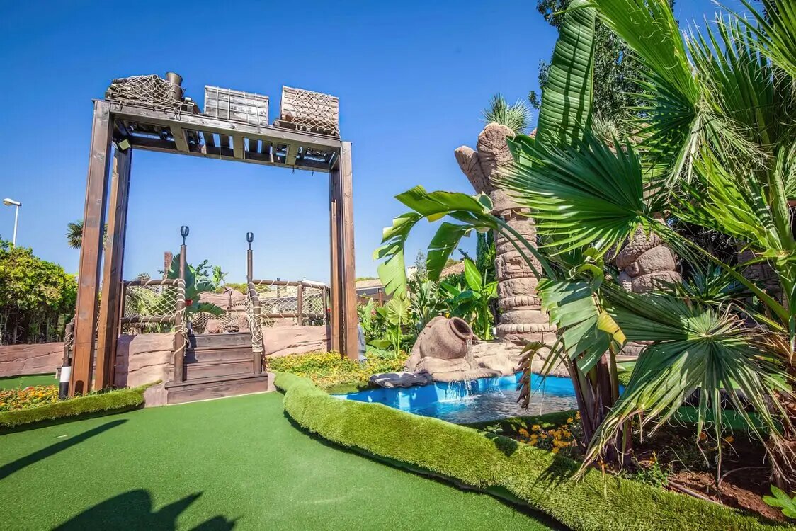 LOST ISLAND MINIGOLF MALLORCA