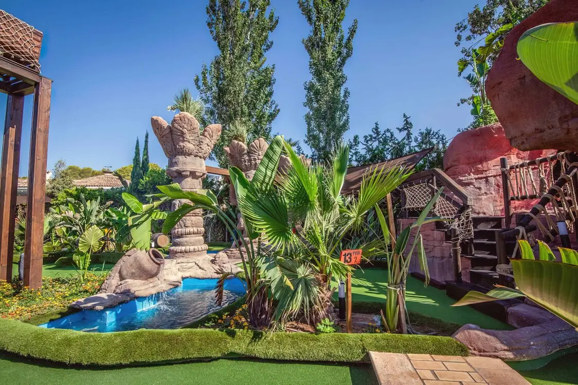 LOST ISLAND MINIGOLF MALLORCA