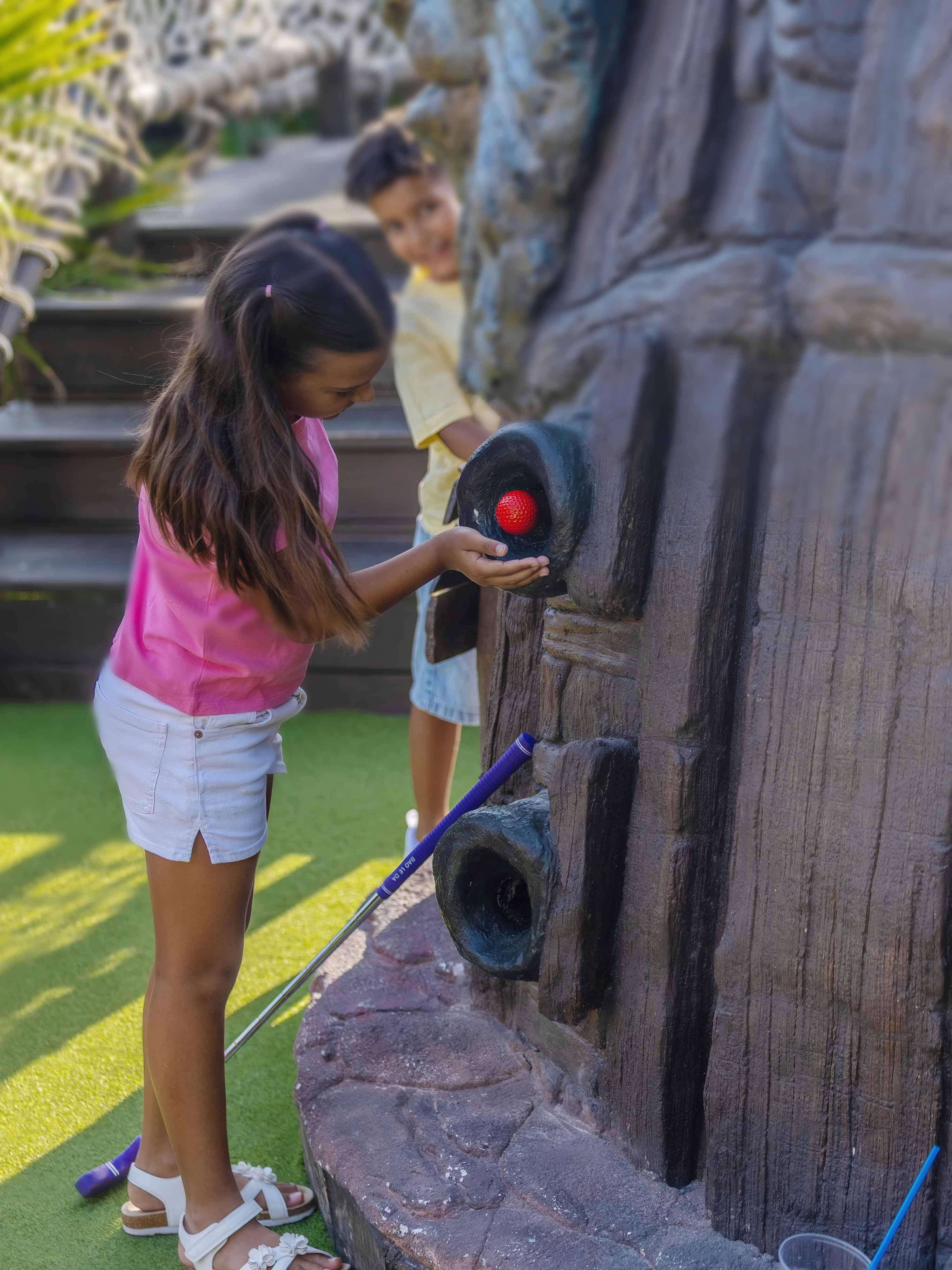 LOST ISLAND MINIGOLF MALLORCA