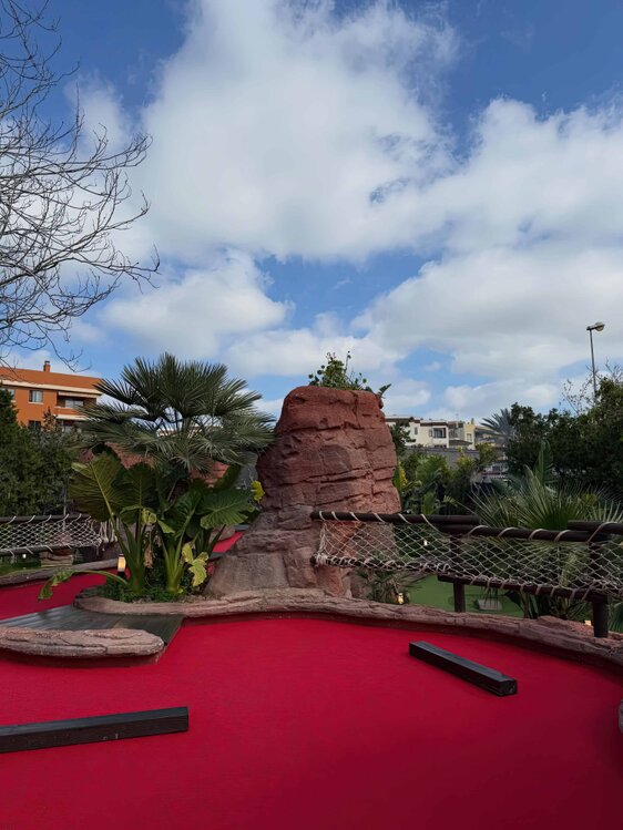 LOST ISLAND MINIGOLF MALLORCA