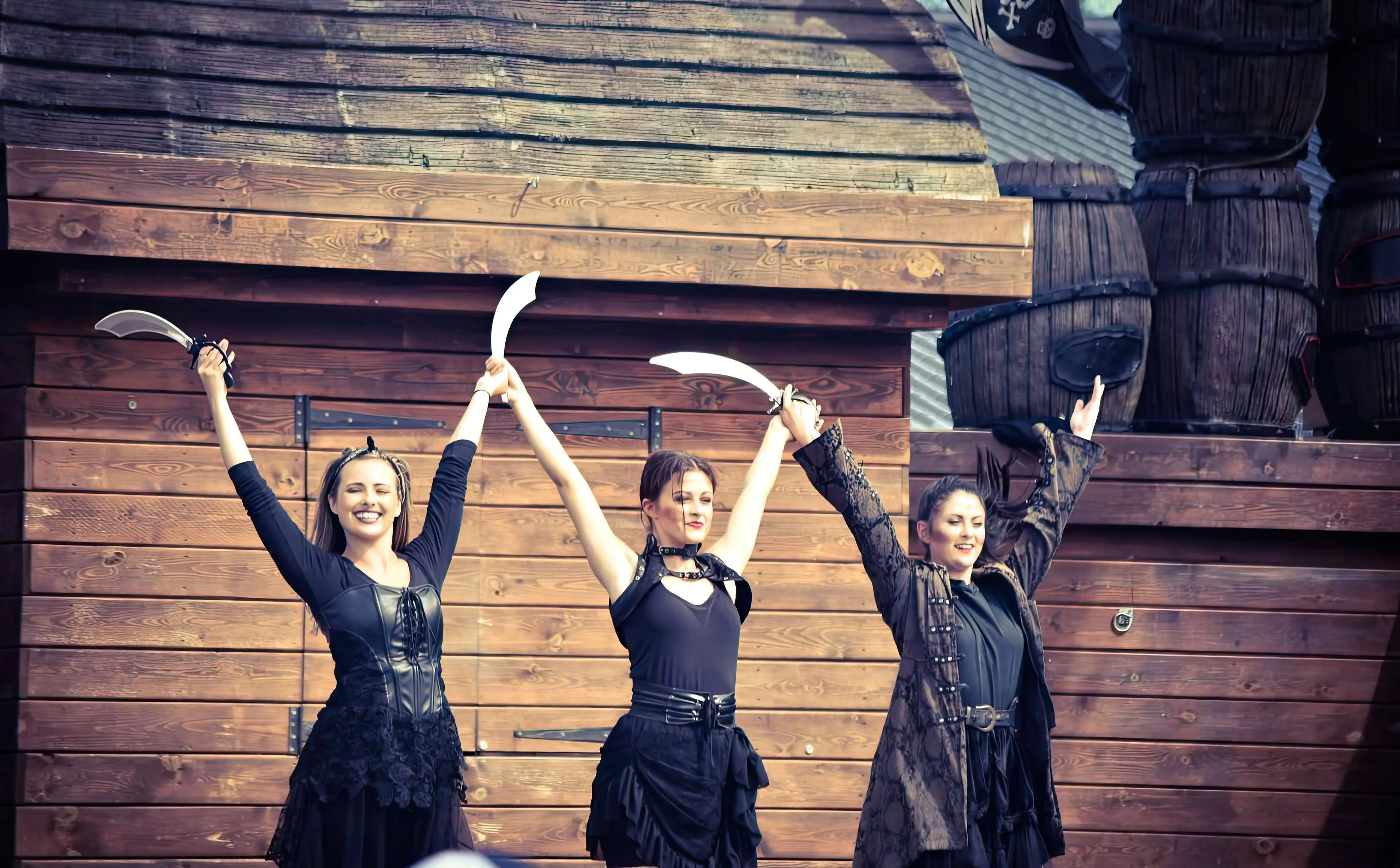 Conception et construction de scènes thématiques pour les festivals de musique scènes musicales à thème