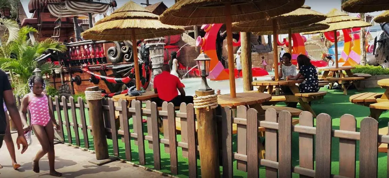 Conception et construction de bateaux pirates pour piscines Modèle de bateau pirate pour piscines