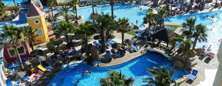 construção de piscinas infantis e piscinas familiares