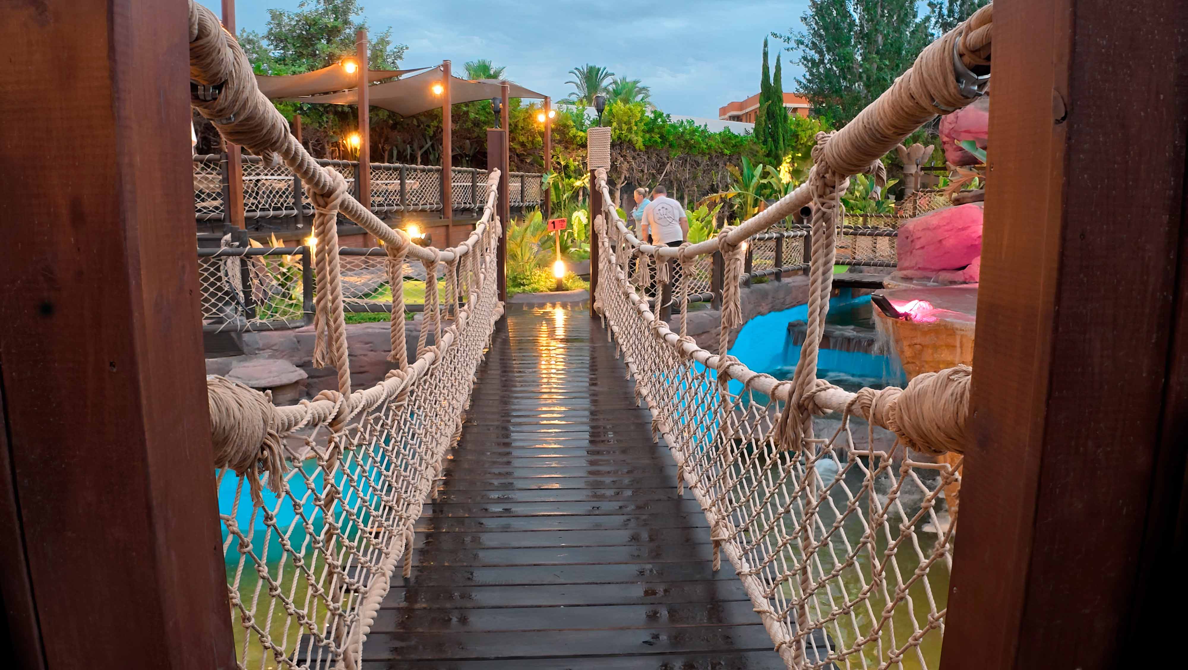 contratar empresa de diseño de minigolf temático presupuesto para minigolf indoor o outdoor